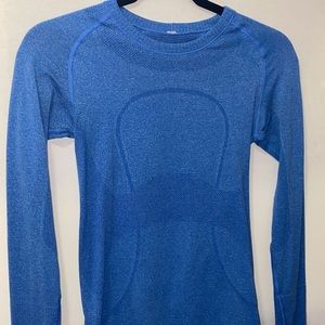 Lululemon workout top